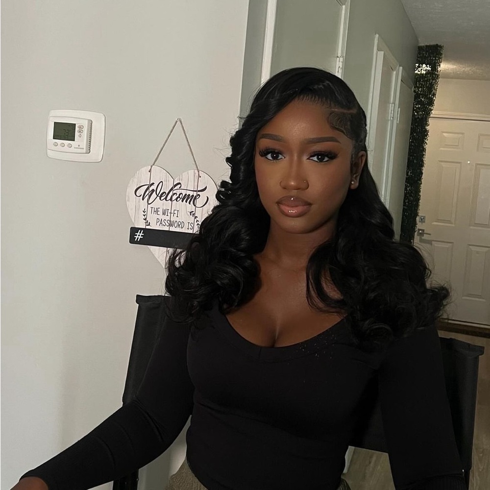 Meet your Posher, Isa